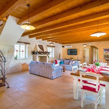 Elegant In Village Pavicini, Istria Villa *