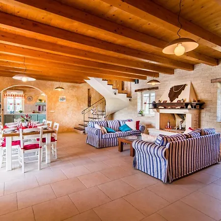 Elegant In Village Pavicini, Istria * Marcana