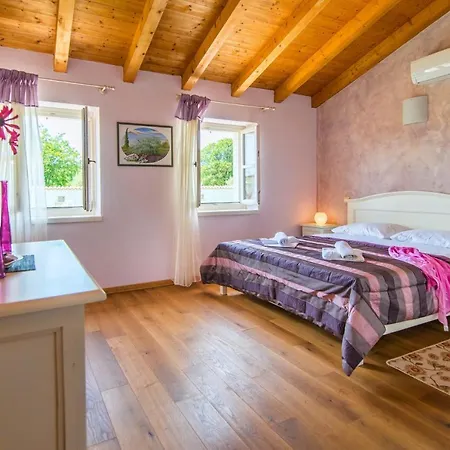 Elegant In Village Pavicini, Istria Villa *