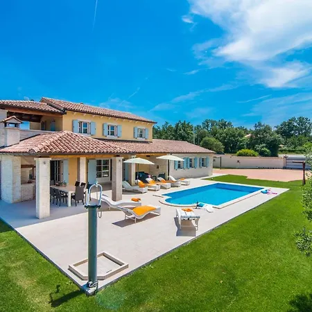 Elegant In Village Pavicini, Istria *